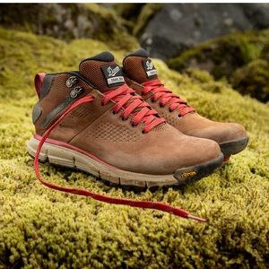 NIB Danner Trail 2650 Mid GTX size 8.5